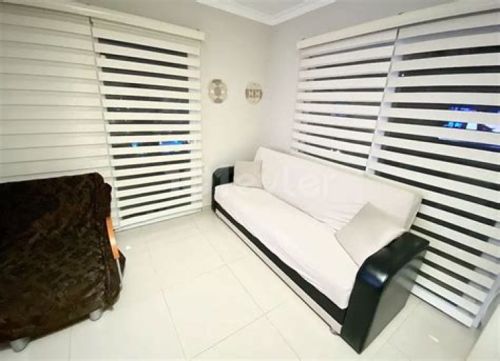 Penny Lancaster Net Worth: Details About Children, Height, Job, Age - SarkariResult