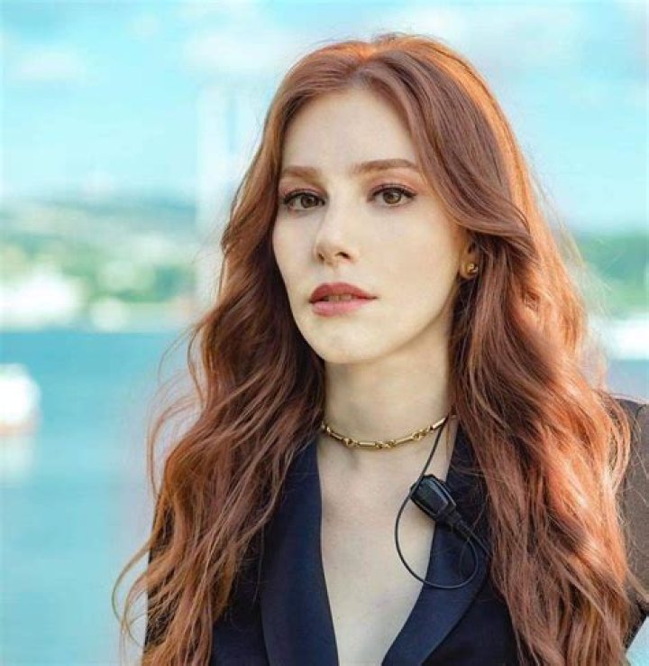 Elçin Sangu Height, Weight, Measurements, Bra Size, Shoe Size