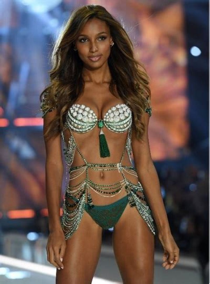 Jasmine Tookes Height, Weight, Measurements, Bra Size, Shoe Size