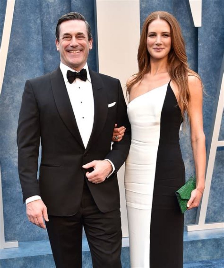 Jon Hamm Girlfriend, Wife, Height, Net worth, Age, Family