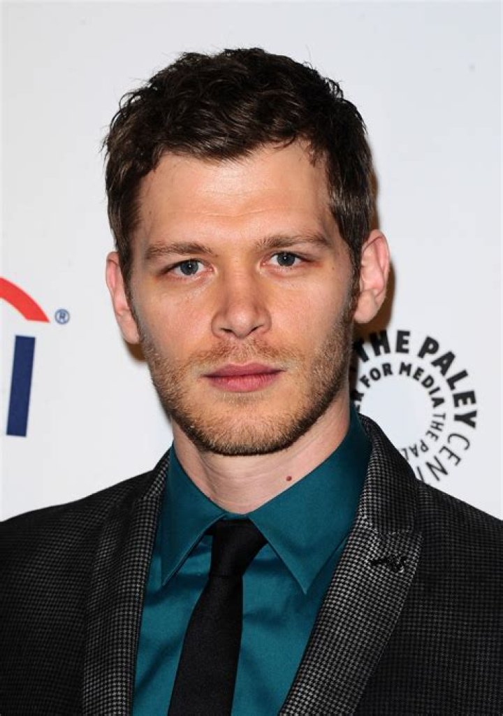Joseph Morgan Height, Weight, Body Measurements, Shoe Size