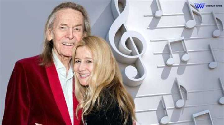 Laura Shusterman Wiki: Married Life With Husband & Children | Age, Net worth & Father