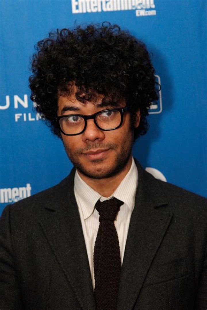 Richard Ayoade Height, Weight, Body Measurements, Shoe Size